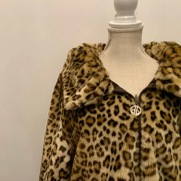 Women’s Faux Fur reversible Coat  - XL - Picture 5 of 12